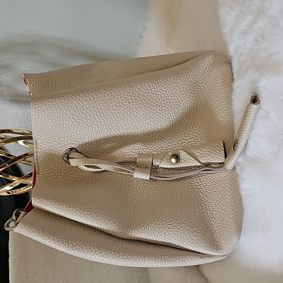 VERA PELLE LEATHER BUCKET BAG - Picture 6 of 16